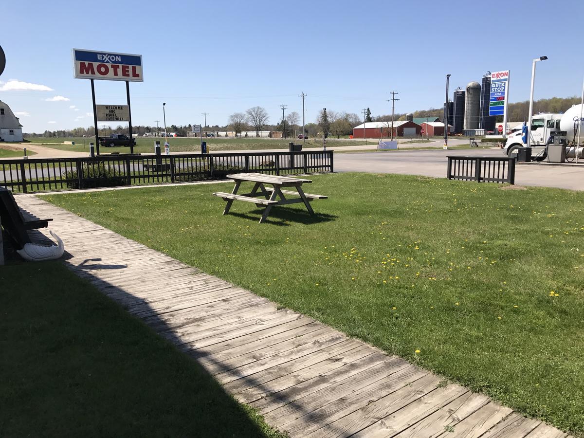 Exxon Quik Stop & Motel Wausaukee ภายนอก รูปภาพ